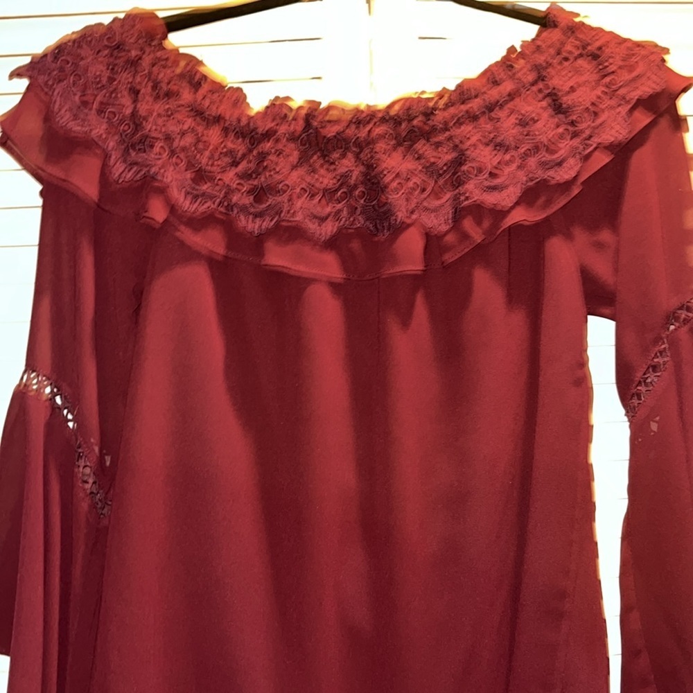 White House Black Market‎ wine maroon long sleeve ruffle top women’s size S - Picture 9 of 12
